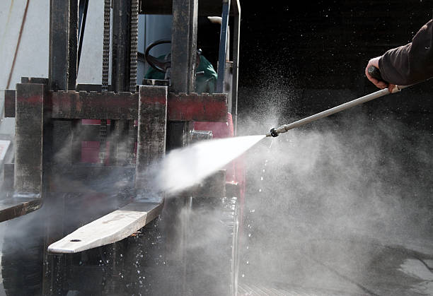 Best Roof Power Washing Services  in Metlatla, AK